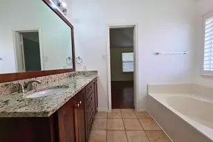 304 E Clover Park Dr, Fort Worth, TX 76140 - Photo 19