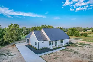 212 Country Ln, Malakoff, TX 75148 - Photo 1