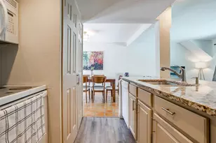 2710 Douglas Ave, Dallas, TX 75219 - Photo 17