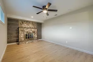 110 W Marguerita Dr, Garland, TX 75040 - Photo 9