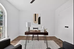 319 Sleepy Top Dr, Glenn Heights, TX 75154 - Photo 5