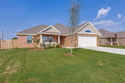 721 Raylan Street, Springtown, TX 76082 - Photo 1
