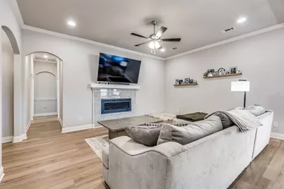 721 Raylan Street, Springtown, TX 76082 - Photo 11