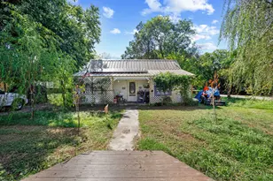 800 Cutler St, Tioga, TX 76271 - Photo 1