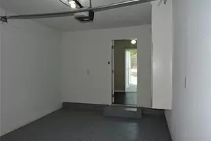 11927 Hoblitzelle Dr, Dallas, TX 75243 - Photo 33