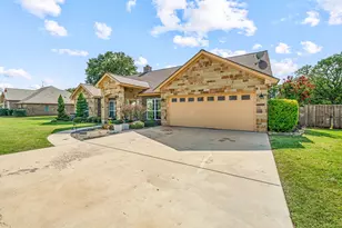 112 Blue Ribbon Ln, Stephenville, TX 76401 - Photo 3