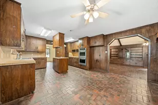 821 E Stegall Rd, Robinson, TX 76706 - Photo 11