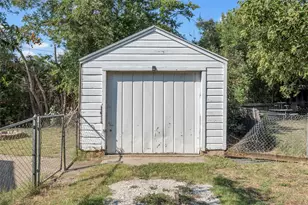 1201 W 11th St, McGregor, TX 76657 - Photo 17