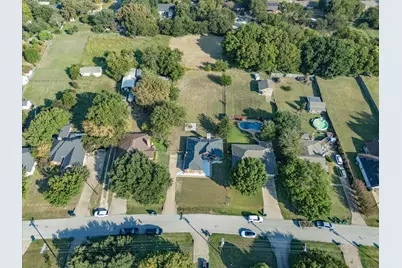 122 Country Drive, Waxahachie, TX 75165 - Photo 1