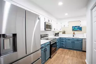 2521 Stanford Ct, Carrollton, TX 75006 - Photo 3