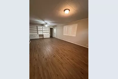 421 N 3rd Street, Jacksboro, TX 76458 - Photo 21