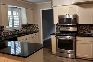 421 N 3rd St, Jacksboro, TX 76458 - Photo 29