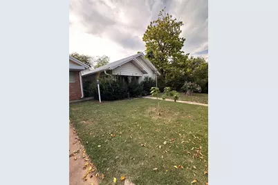 421 N 3rd Street, Jacksboro, TX 76458 - Photo 3