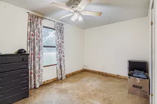 1305 Hutchins Ln, Reno, TX 76082 - Photo 11