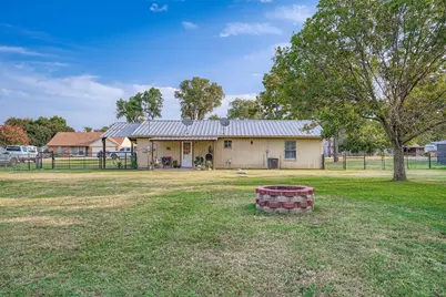 1305 Hutchins Lane, Reno, TX 76082 - Photo 17