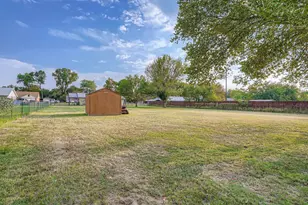 1305 Hutchins Ln, Reno, TX 76082 - Photo 21