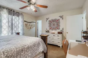 1305 Hutchins Ln, Reno, TX 76082 - Photo 9