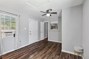 1304 E Lovers Ln, Arlington, TX 76010 - Photo 7