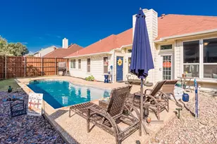 423 Clayton St, Grand Prairie, TX 75052 - Photo 25