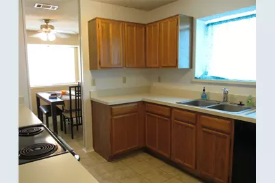 2614 Carrington Lane, Grand Prairie, TX 75052 - Photo 13