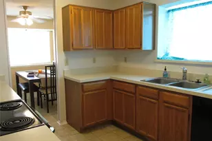 2614 Carrington Ln, Grand Prairie, TX 75052 - Photo 13