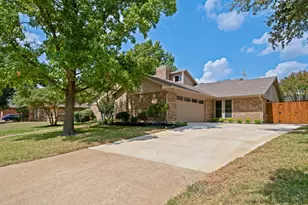2011 Riverforest Dr, Arlington, TX 76017 - Photo 3