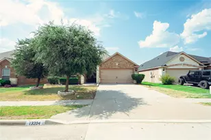 13204 Tower Ln, Crowley, TX 76036 - Photo 7