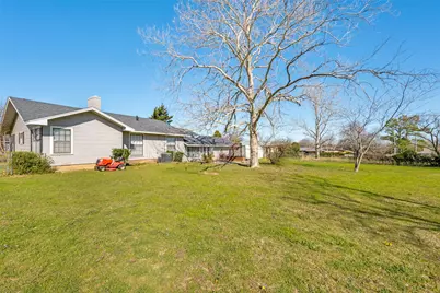 909 Coffield Street, Bowie, TX 76230 - Photo 25