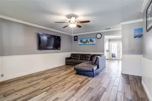 11826 Leisure Dr, Dallas, TX 75243 - Photo 17