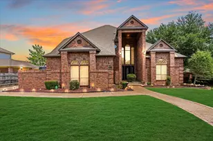 5205 Vicksburg Dr, Arlington, TX 76017 - Photo 1