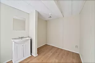 2916 E Briarwood St, Granbury, TX 76048 - Photo 9