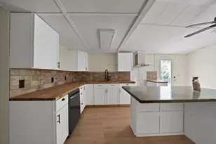 2916 E Briarwood St, Granbury, TX 76048 - Photo 5