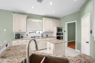 208 S Village Dr, McKinney, TX 75072 - Photo 11