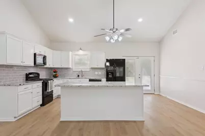 306 Randy Drive, Woodway, TX 76712 - Photo 11