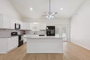 306 Randy Dr, Woodway, TX 76712 - Photo 11