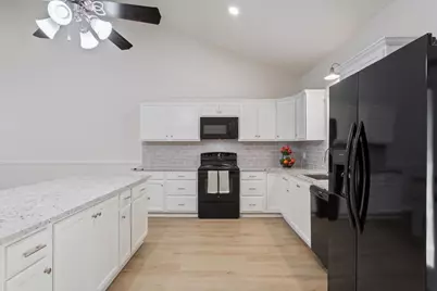 306 Randy Drive, Woodway, TX 76712 - Photo 13