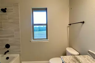 250 Devonshire Dr, Greenville, TX 75401 - Photo 25