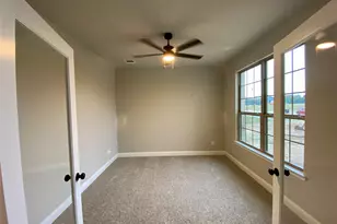 250 Devonshire Dr, Greenville, TX 75401 - Photo 5