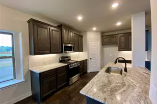 250 Devonshire Dr, Greenville, TX 75401 - Photo 9