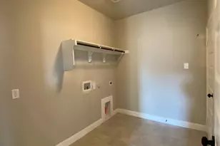 350 Devonshire Dr, Greenville, TX 75401 - Photo 9