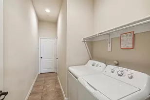 1924 Lantana Ln, Irving, TX 75063 - Photo 11