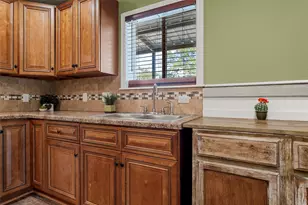 1001 Park Lake Dr, Bruceville Eddy, TX 76524 - Photo 13