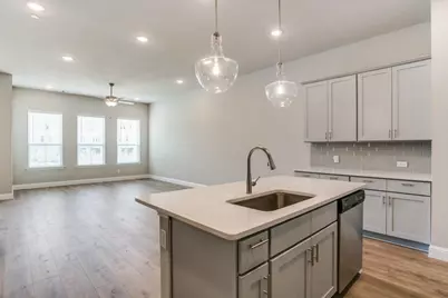 340 Almanor Street, Lewisville, TX 75056 - Photo 5