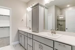 340 Almanor St, Lewisville, TX 75056 - Photo 9