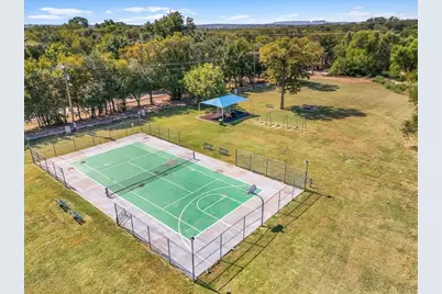 815 Wandering Court, Granbury, TX 76049 - Photo 31