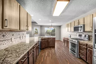 815 Wandering Ct, Granbury, TX 76049 - Photo 9