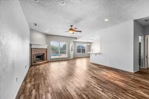 815 Wandering Ct, Granbury, TX 76049 - Photo 5