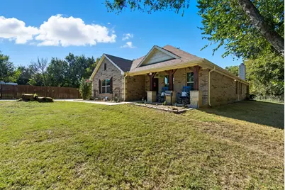 104 Candis Ct Court, Springtown, TX 76082 - Photo 5