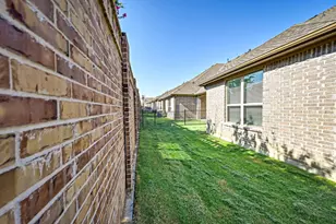 4260 Mingo Dr, Carrollton, TX 75010 - Photo 19