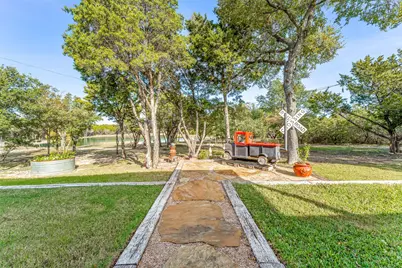 2113 County Road 2012, Glen Rose, TX 76058 - Photo 17